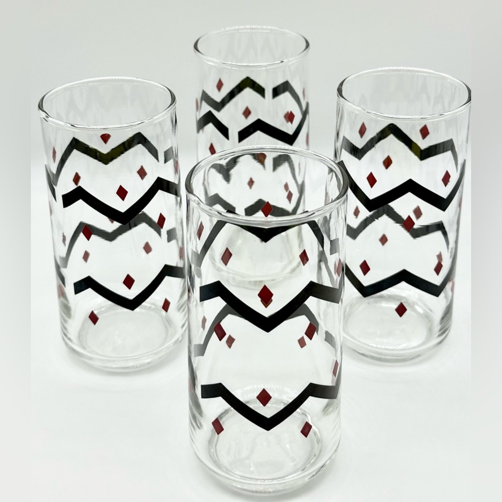 Vintage Red & Black drinking glasses with zigzag diamond pattern